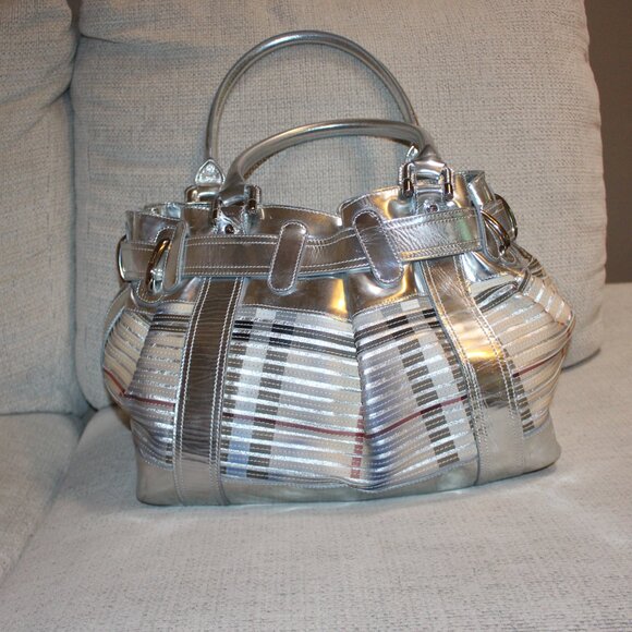 Burberry Sliced Check Beaton Tote - Picture 2 of 10